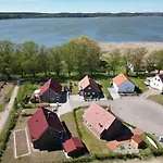 Semesterbostad Alleenhuus *