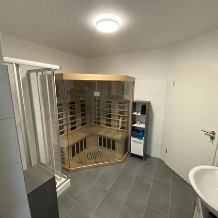 Holiday home Alleenhuus