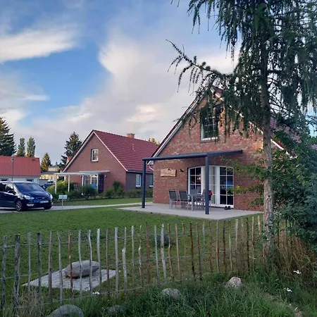 Holiday home Alleenhuus Warin