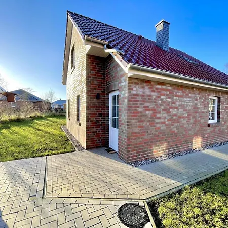 Holiday home Alleenhuus