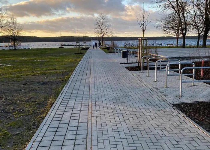 Nyaraló Alleenhuus Warin